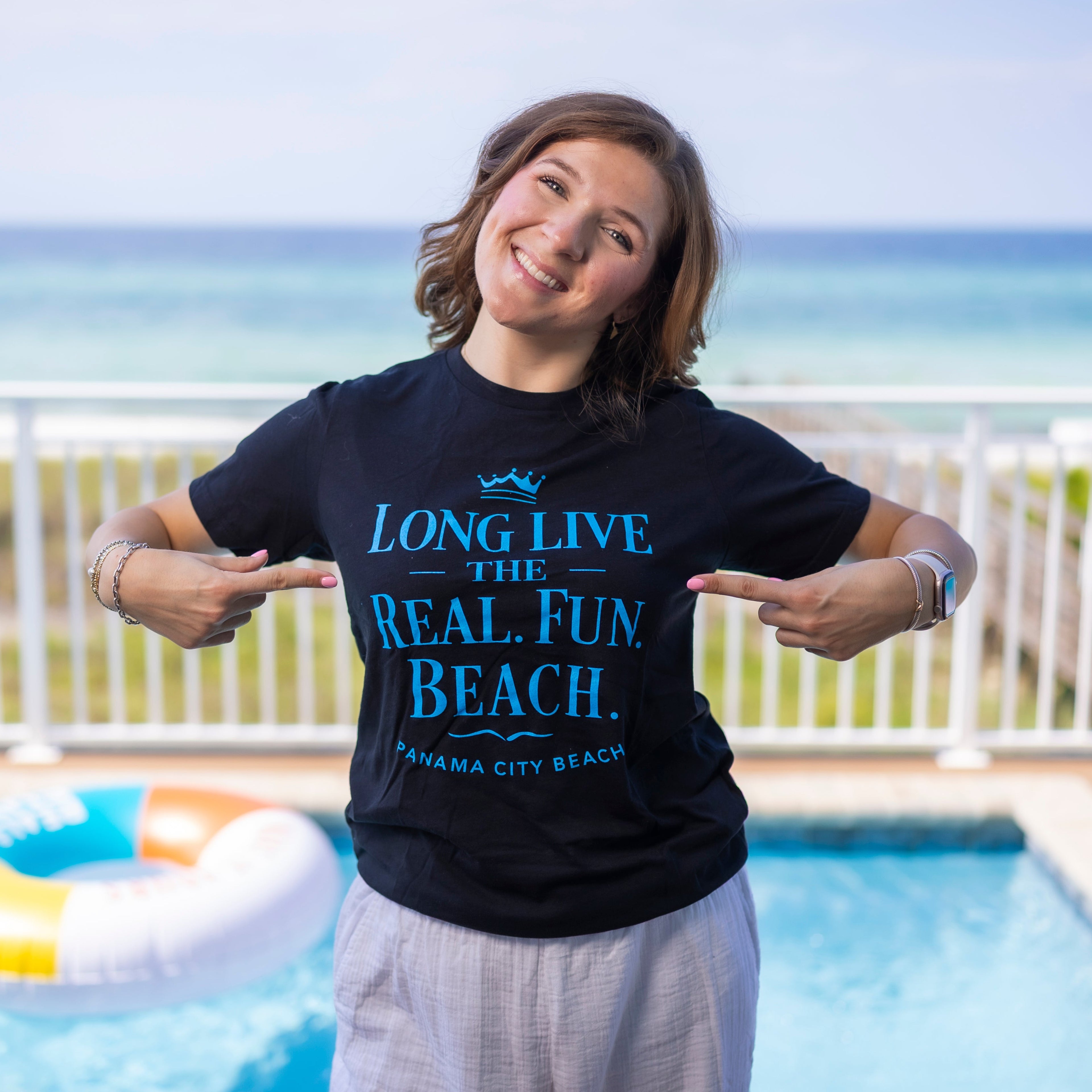 Pirates of the High Seas & Renaissance Fest - Long Live the Real.Fun.Beach. T-Shirt